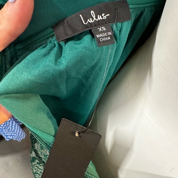 Lulu's Green Plunge Neck Lace Sleeveless Mini Dress Size XS - Picture 7 of 7